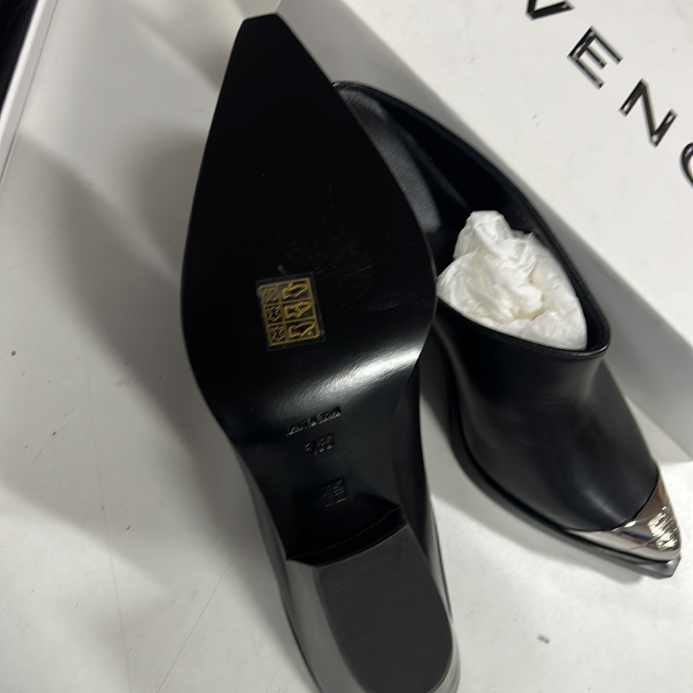 Givenchy
Western Mules In Leather Elegant Black and Silver Women's NIB 9.5 - Picture 6 of 9